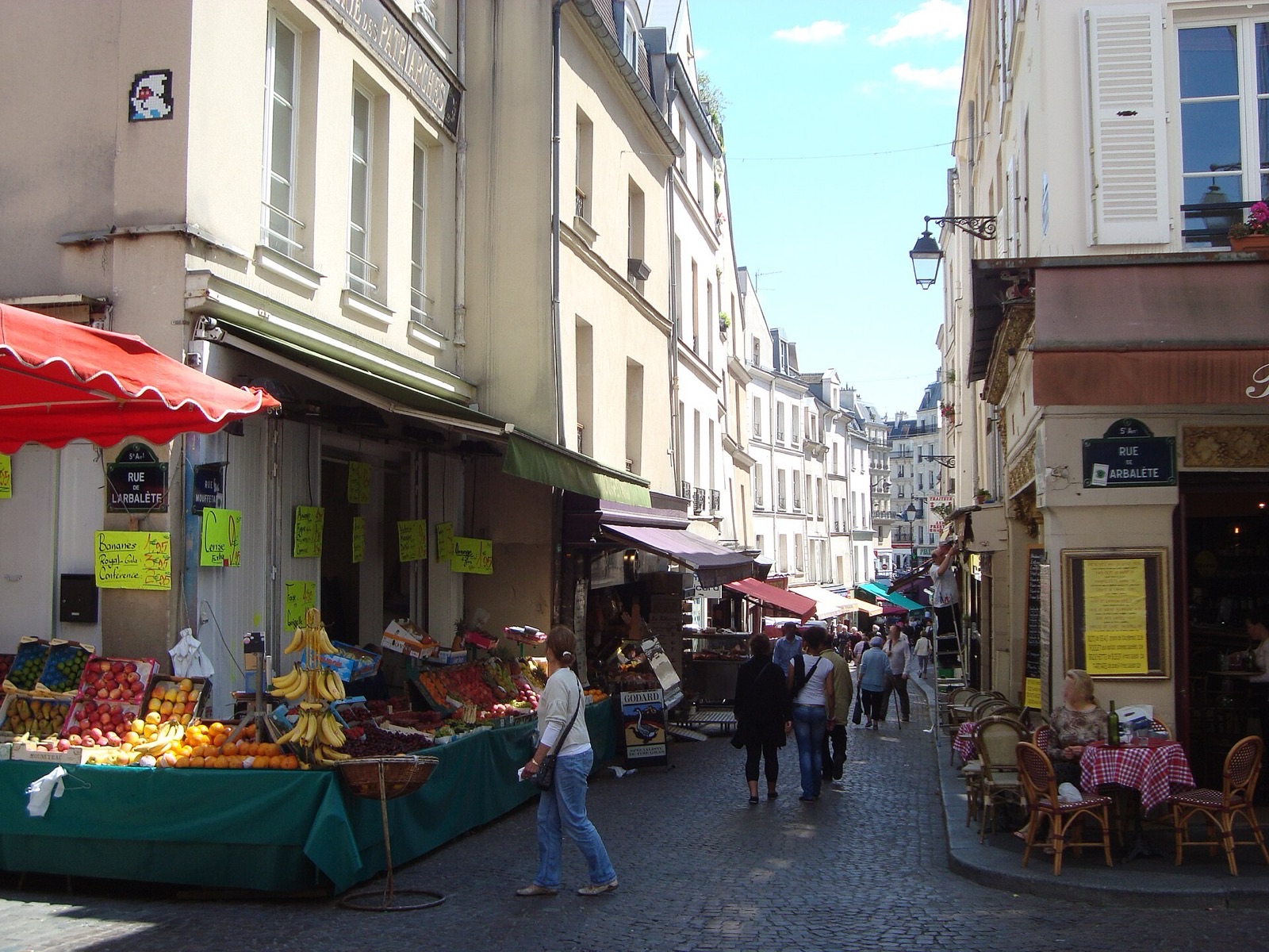 Marché parisien en avril
